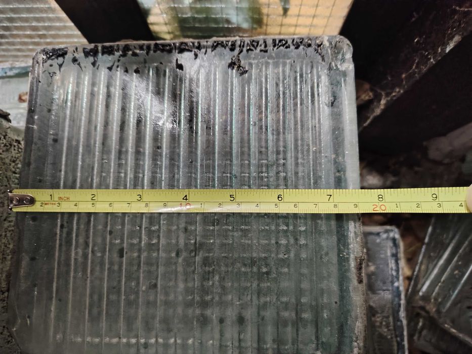 Продавам Стъклени тухли