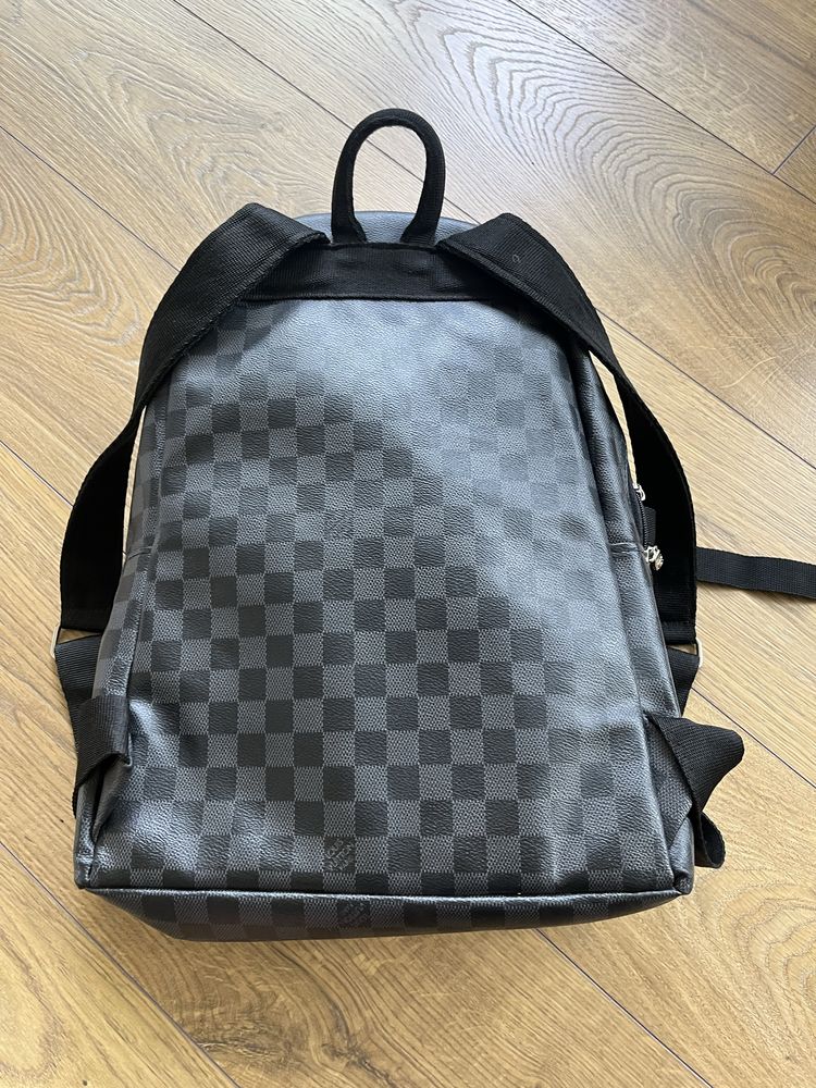 LV Louis Vuitton :  раница