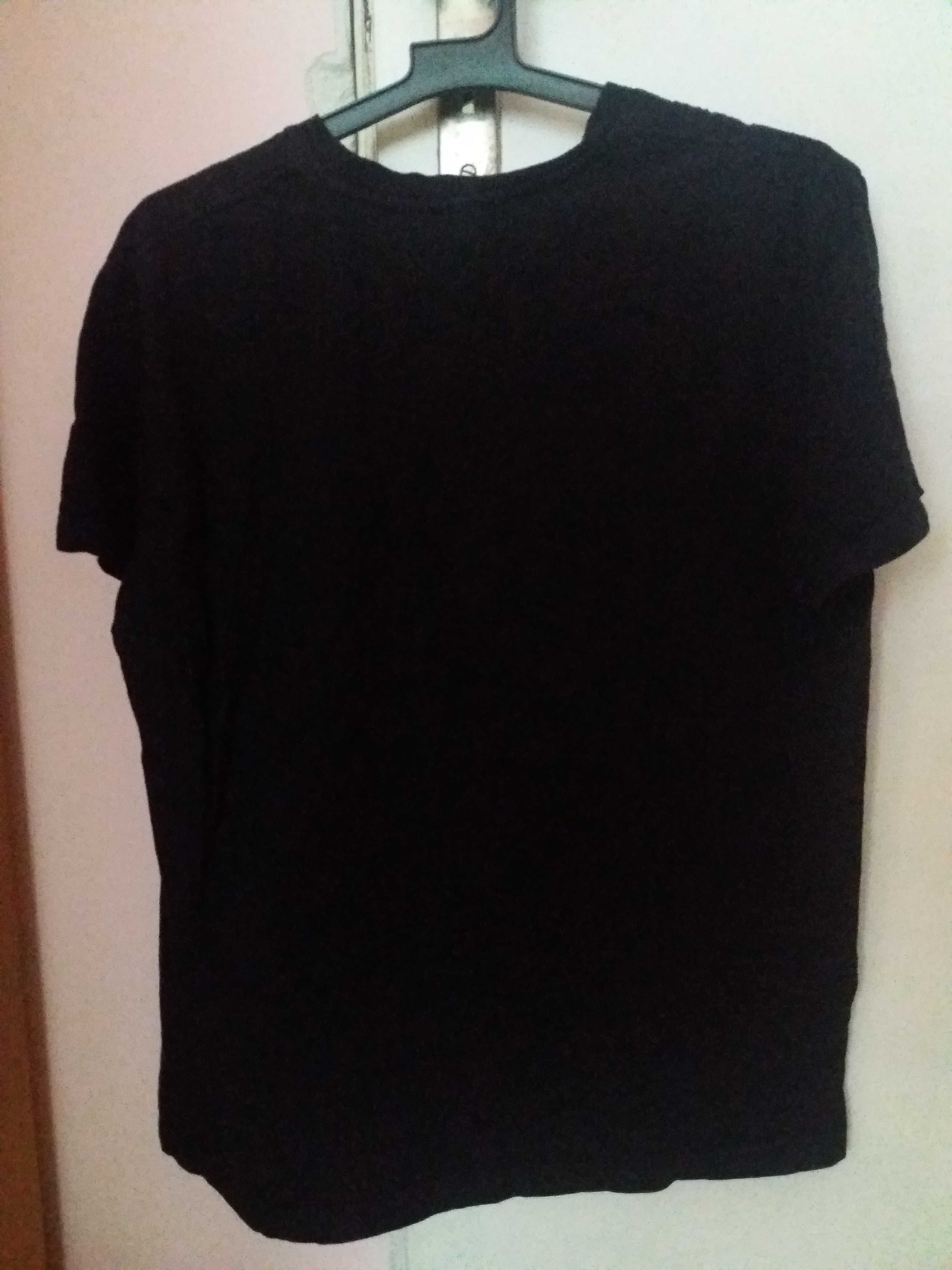 Тениска черна с цветна апликация "маска"
