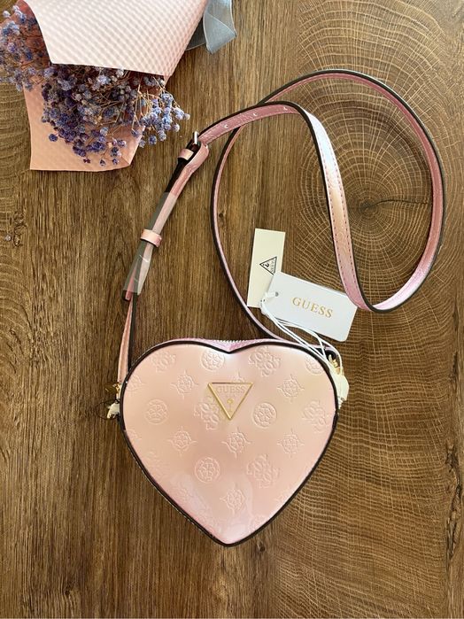 Дамска чанта Guess