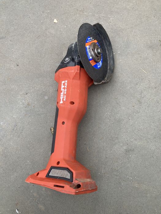 Polizor Hilti AG 4 S  , corp 22 V