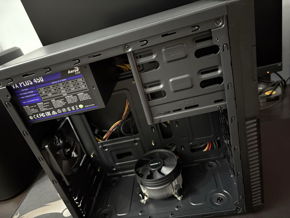 Продаю корпус ПК AeroCool с БП и кулером