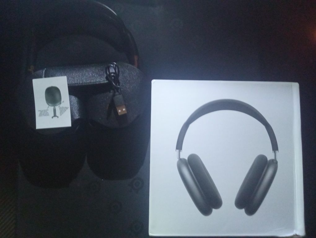 AirPods Max Apple