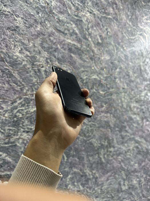 Iphone 7 ……………..