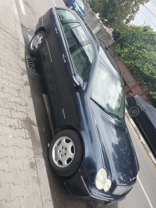 Vand mercedes benz c220 cdi 2003