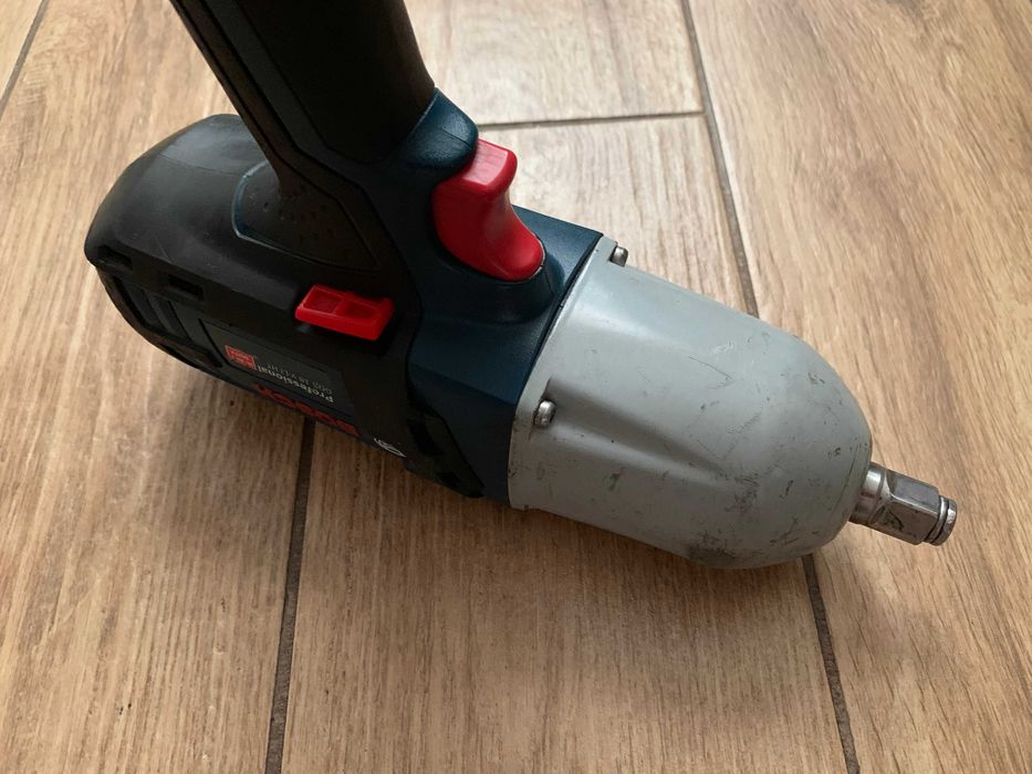 Pisrol impact BOSCH GDS 18V-LI HT_cuplu 650 Nm_Made in USA_impecabil