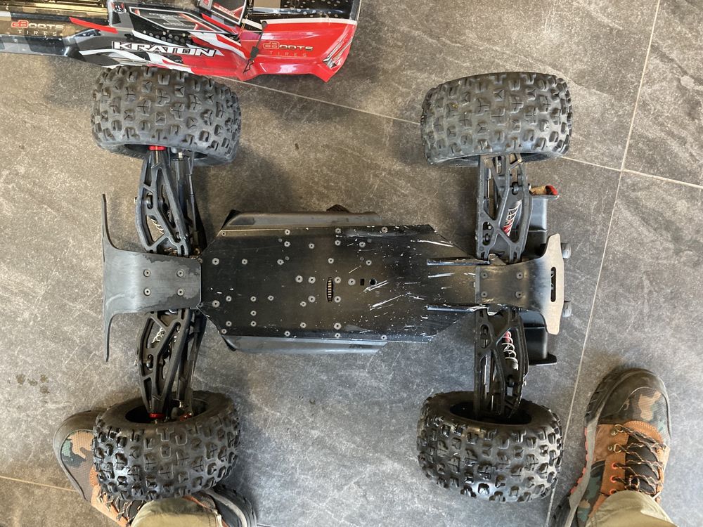 RC количка 1:8 Arrma Kraton 6S