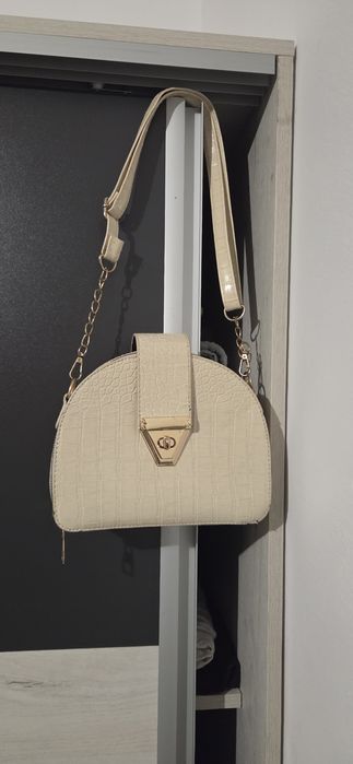 Бежова чанта, с два прегради