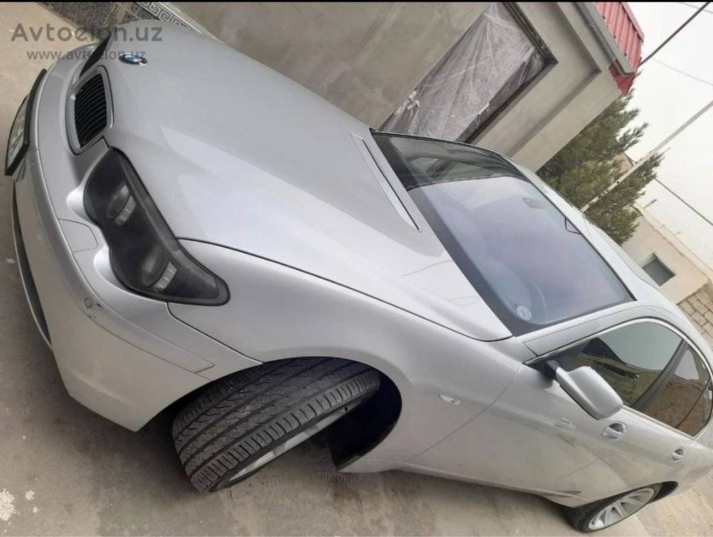 BMW E65 735i 2001-года