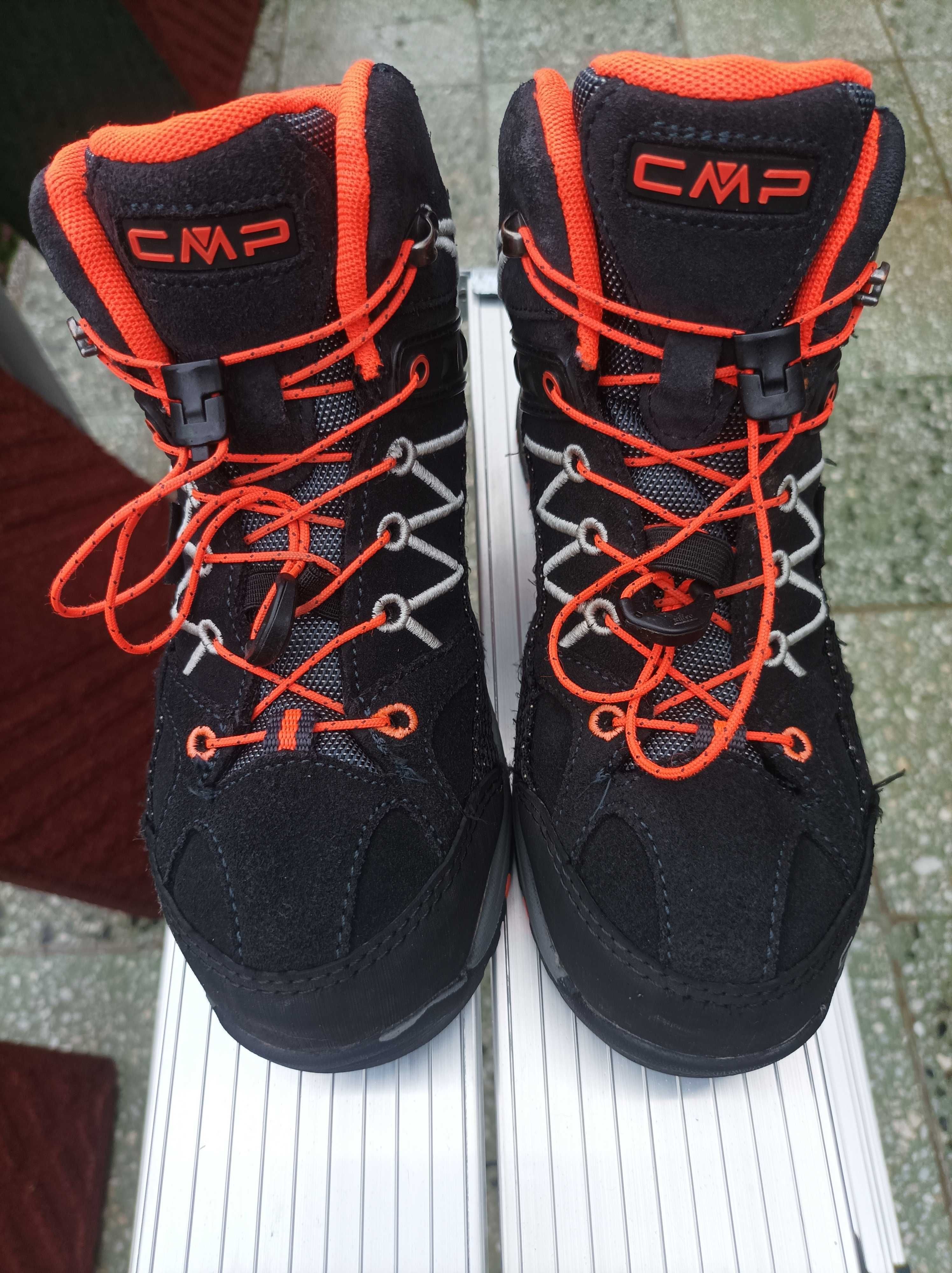 Номер 34. Маратонки Asics. Много запазени. 15 лв.