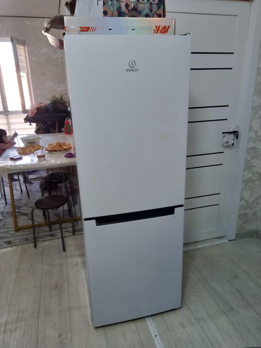 Продантся холодильник