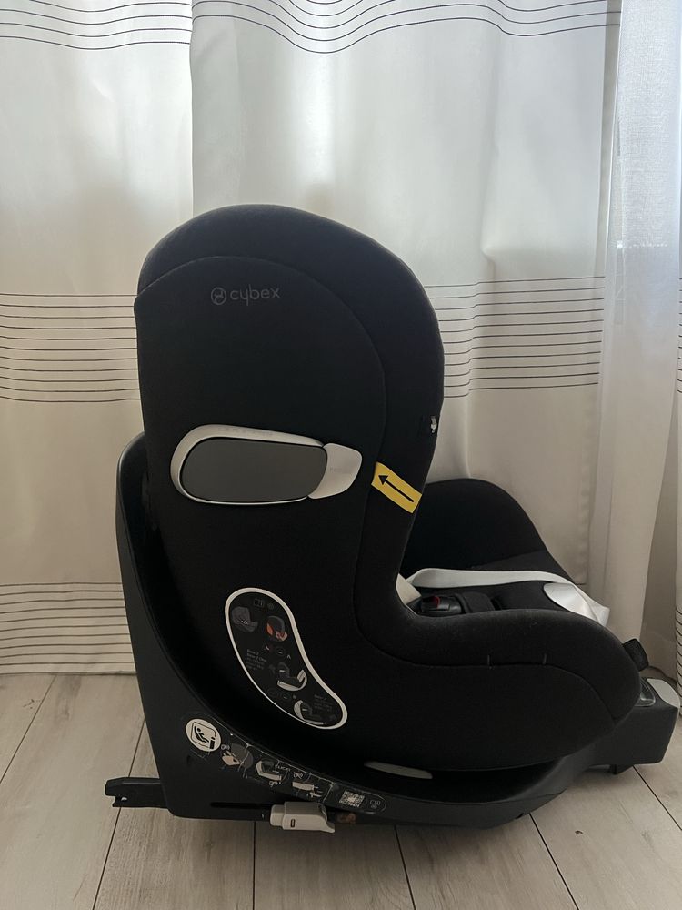 Cybex столче за кола плюс база за закрепване