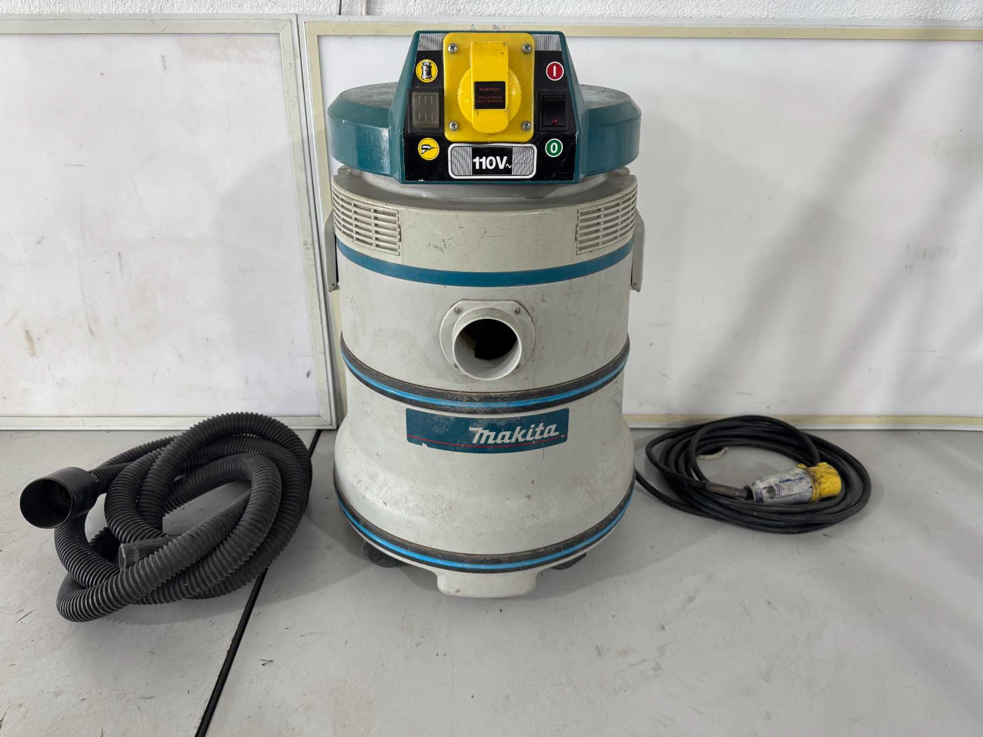 Прахосмукачка - Makita 440 / 110 V