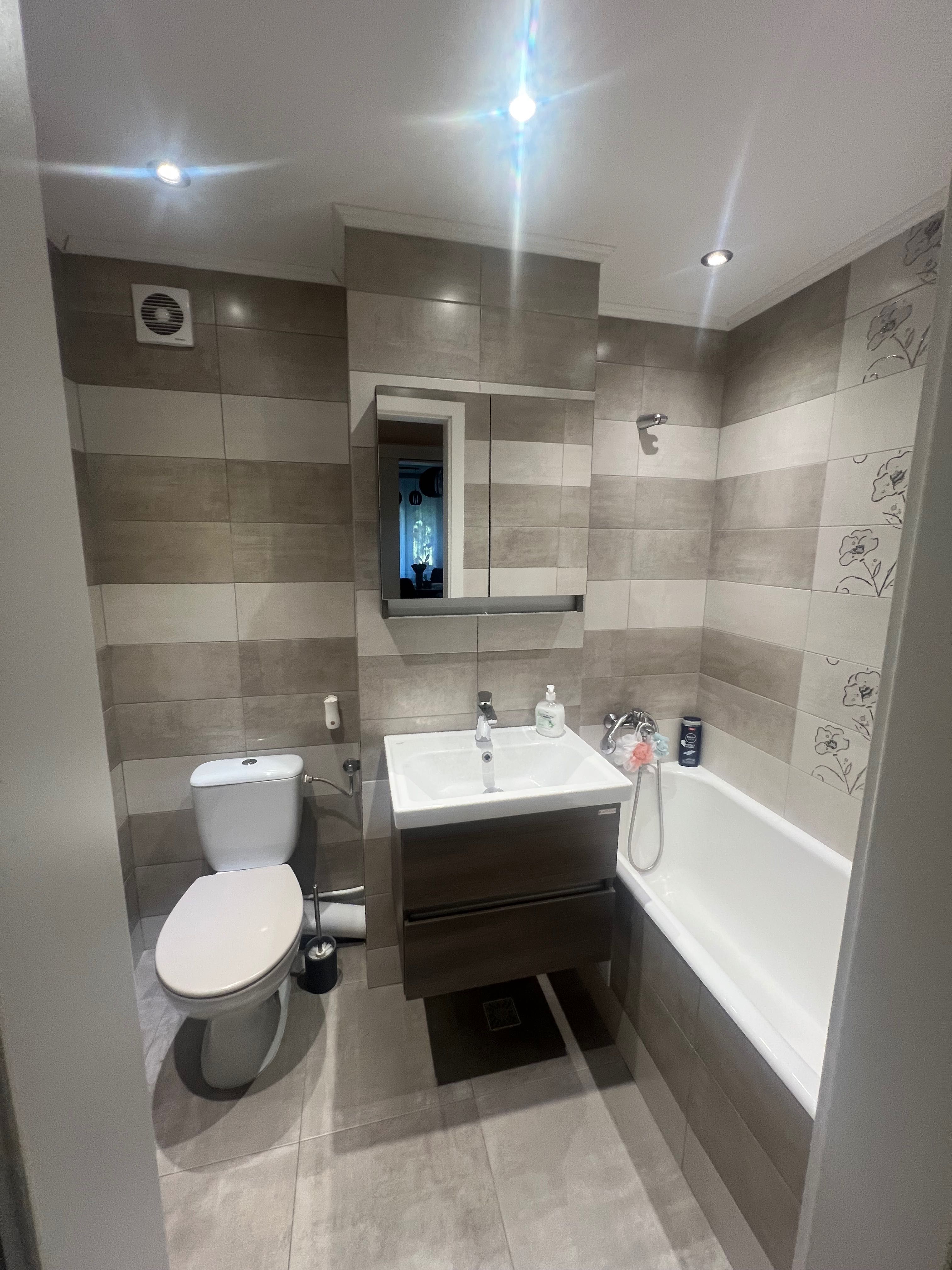 Vand Apartament 3 camere, strada Parang