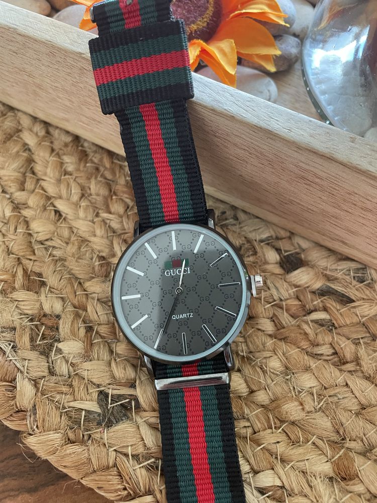 Ръчен часовник Gucci