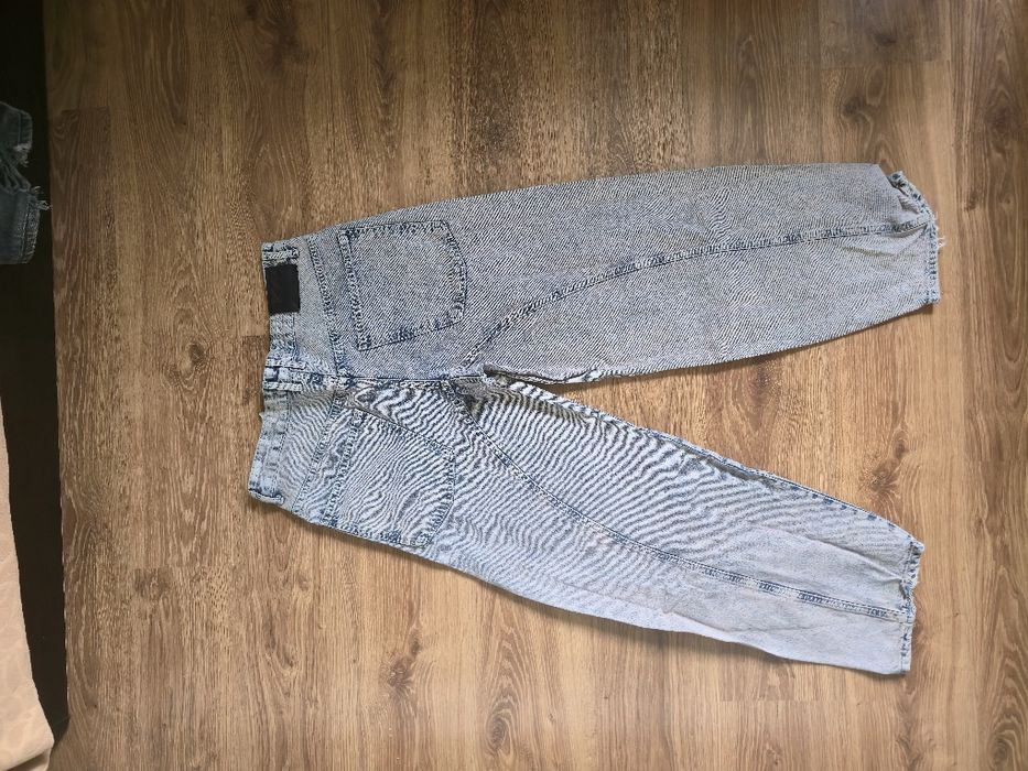 pull and bear дънки с розов wash