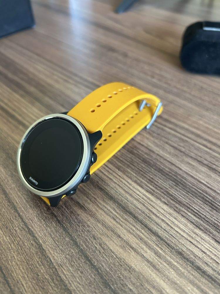 Suunto 5 peak smart watch