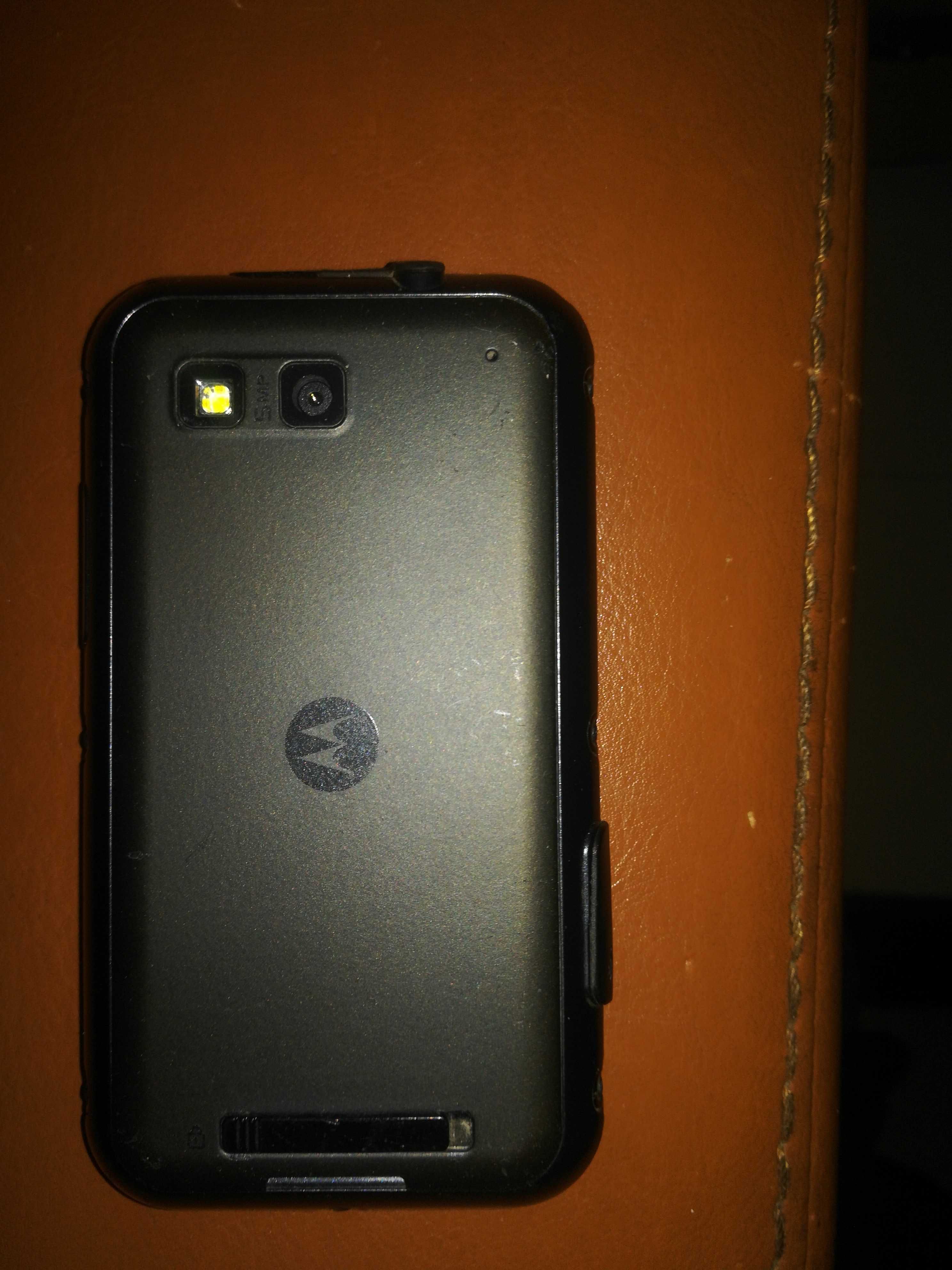 Motorola defy+ от 2011 година