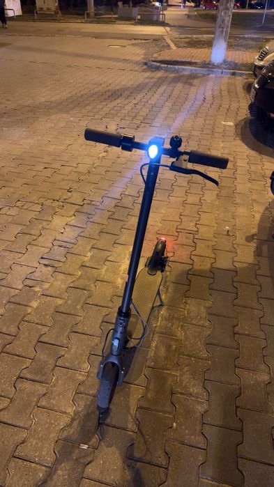 Vând Trotinetă electrică Xiaomi Pro 2