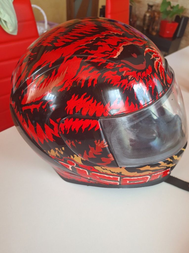 Продавам Каска ICON AIRFORM и ръкавици AGV sport