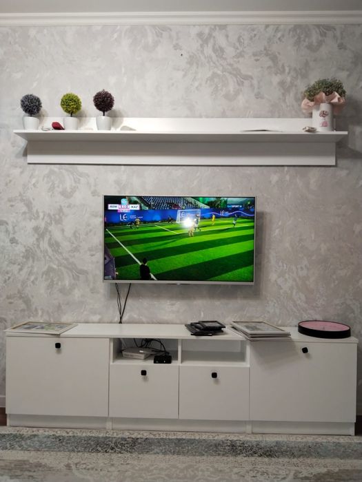 Продам зону под телевизор и 2 зеркало