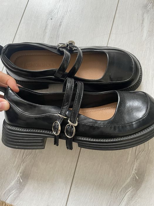 Женская обувь, туфли