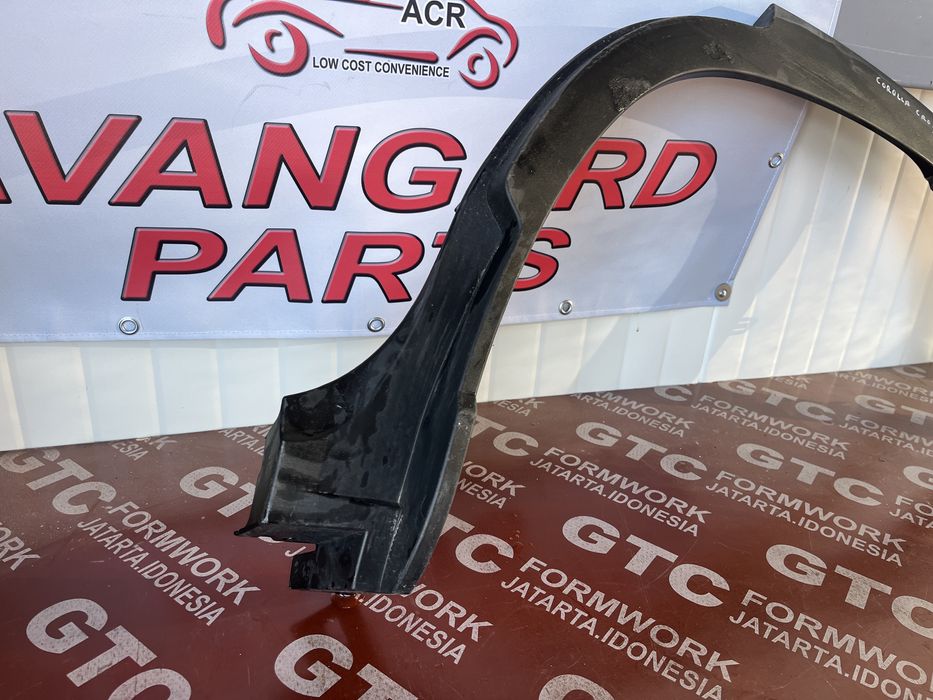 Лайсна за калник Toyota Corolla Cross 2022