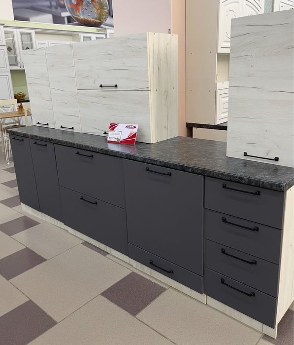 Кухонный гарнитур новый 1 год бу