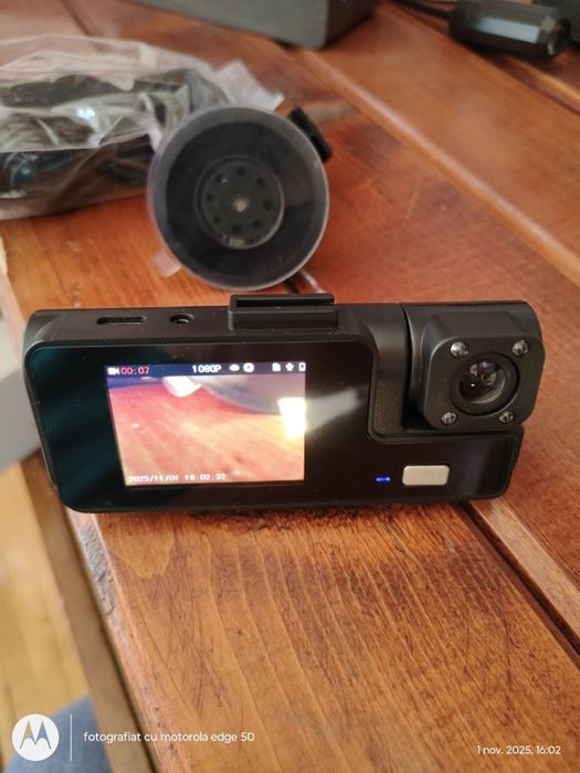 Vând camera auto duala