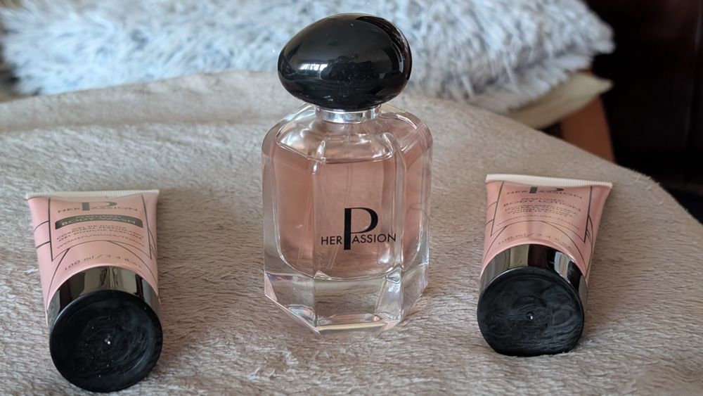 Set cosmetice Farmasi Her Passion