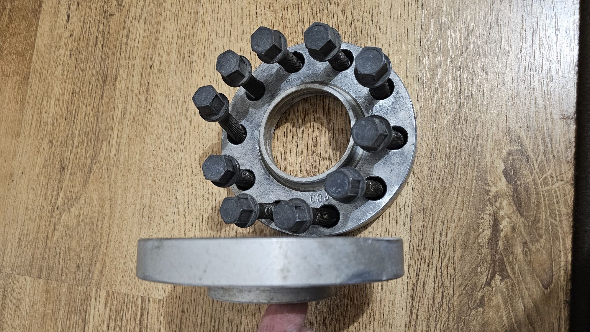 Продавам Фланци 5х120