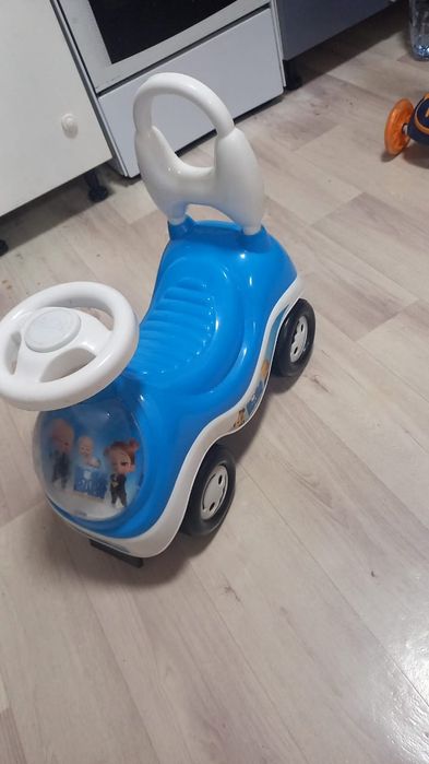 Продам машинку до 3х лет .