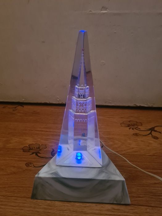 Продаётся светильник Кремль.