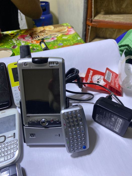 Vînd telefoane mobile vechi funcționale la suma de 120lei bucata