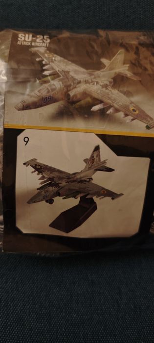 Модел на  СУ-25 1/72 на украинските ВВС