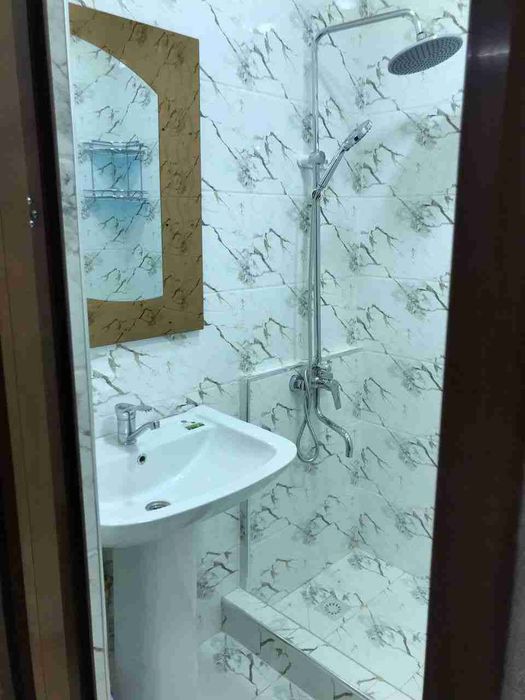 Ganga G'ofur Gulom metro yonida