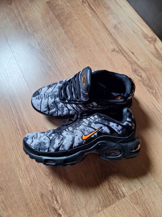 Adidiasi Nike Tn