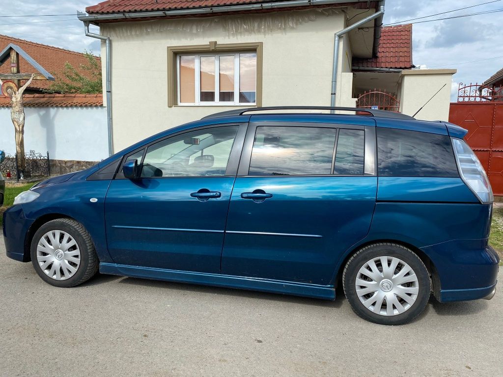 Vand Mazda 5,bine întreținuta