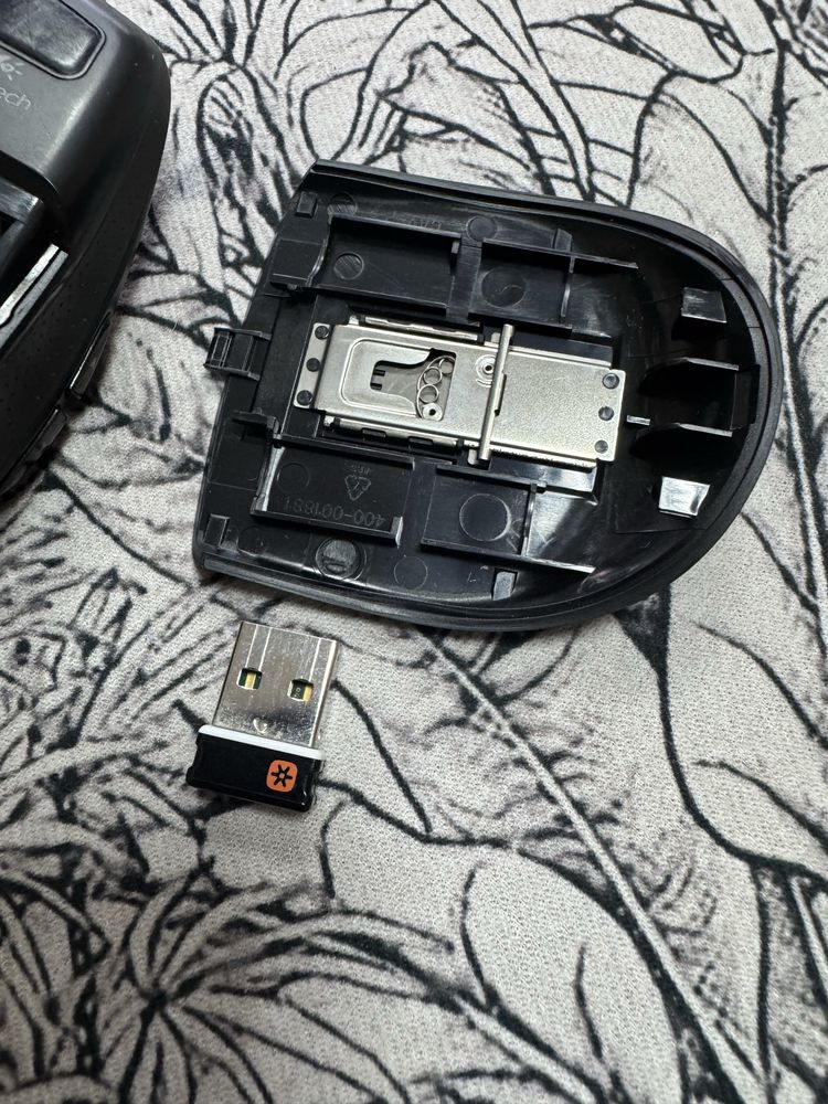 Безжична мишка Logitech Anywhere MX Darkfield