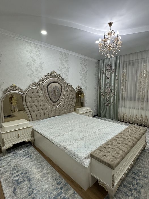 Продается спальный гарнитур