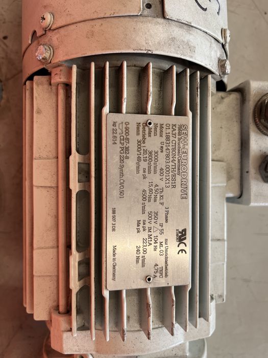 Motor electric cu reductor de 0,55 kw