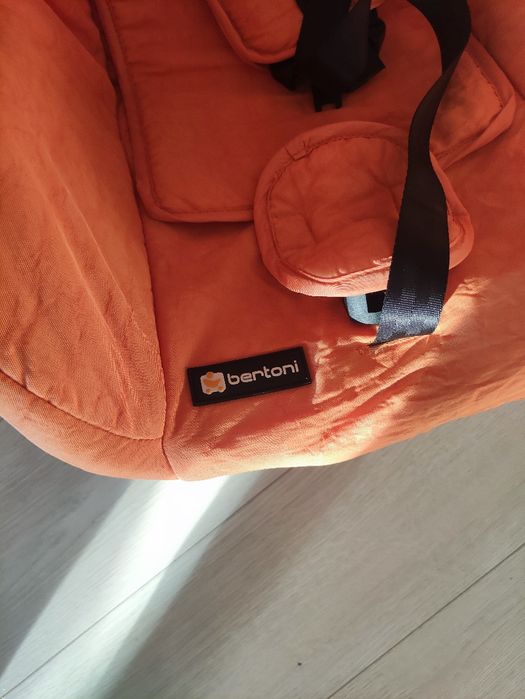 Bertoni кошчета за бебета за кола