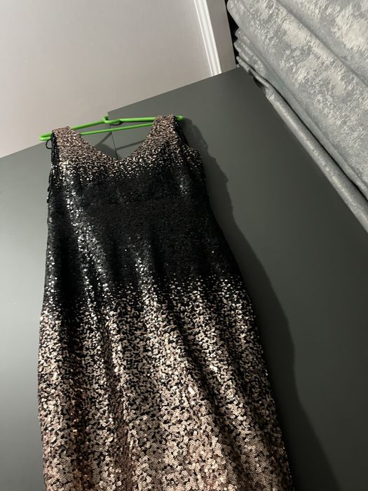 Rochie neagra cu auriu