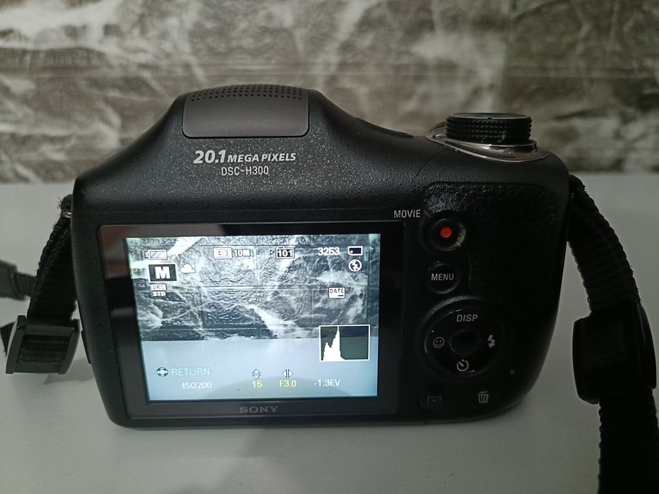 Aparat foto Sony Cyber-shot DSC-H300 + incarcator Ni-Mh Energizer