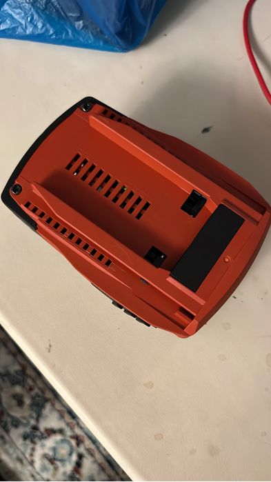 Батарея Hilti, зарядник Hilti, фен макита