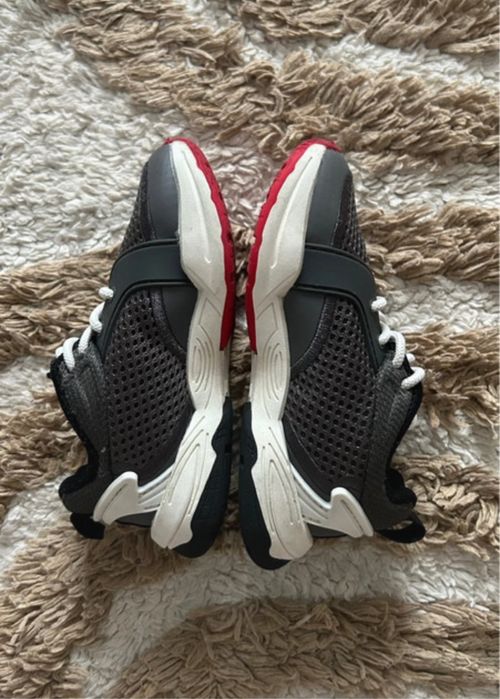 Pantofi sport cu Mickey Mouse Zara mărimea 22