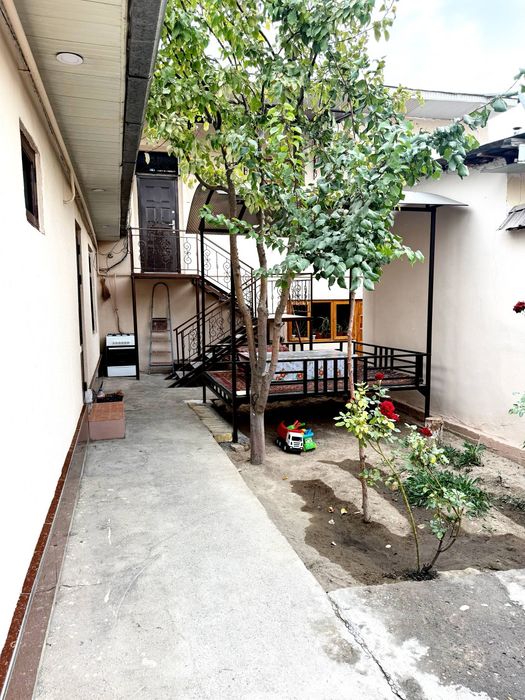 Продаю свой Дом срочно, Яшнабадский район ул.Баку до центра 1-2 км.