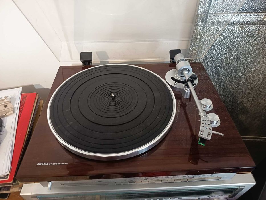 Грамофон Akai Pro BT500