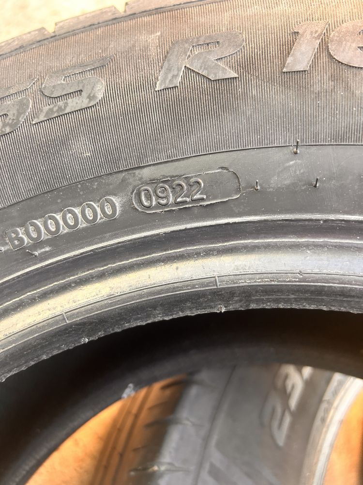 2бр 235/65/16C Vredestein