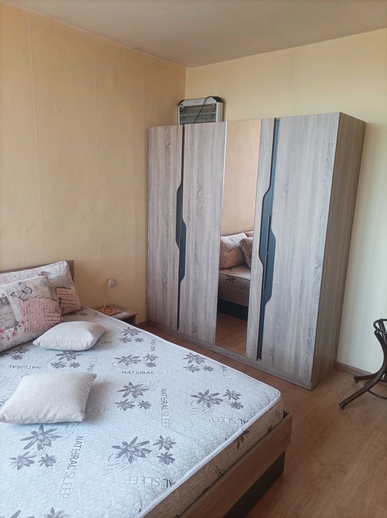 Дава се под наем Двустаен апартамент в Пловдив, Изгрев - 50 кв.м за 255 € - Снимка #1